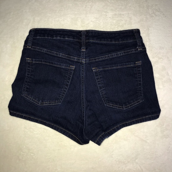 Shorts - Picture 4 of 5